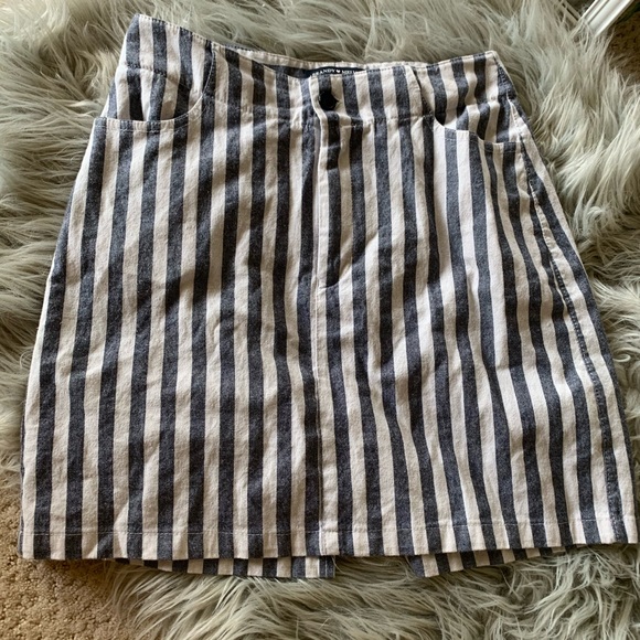 Brandy Melville Striped Kassia Skirt - Picture 2 of 5